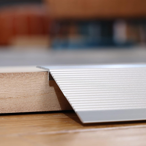 Silver Aluminum Floor Transition Strip Flooring Reducer, Suitable for Doorways Threshold Ramp Tile Laminate