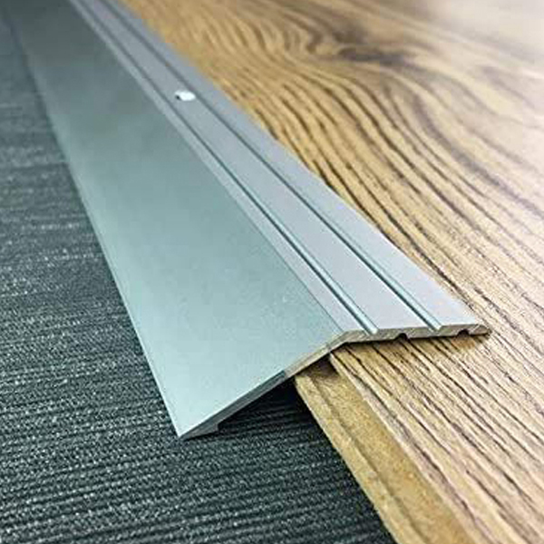SilverAluminiumDoorTrimForLaminateFloorsatDifferentLevels